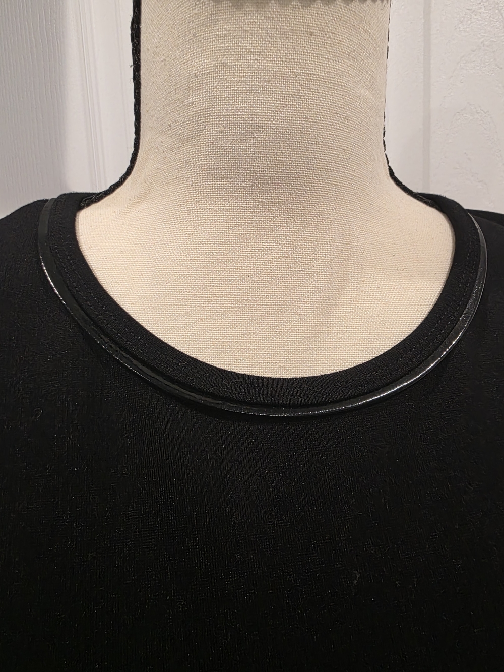 Givenchy dress featuring a contemporary design, a ruffled skirt, and a subtle pr - Picture 3 of 11